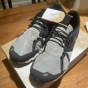On Cloud men shoes. Size 10